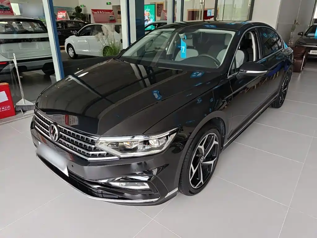 Volkswagen Passat, 2023 — Volkswagen седан под заказ