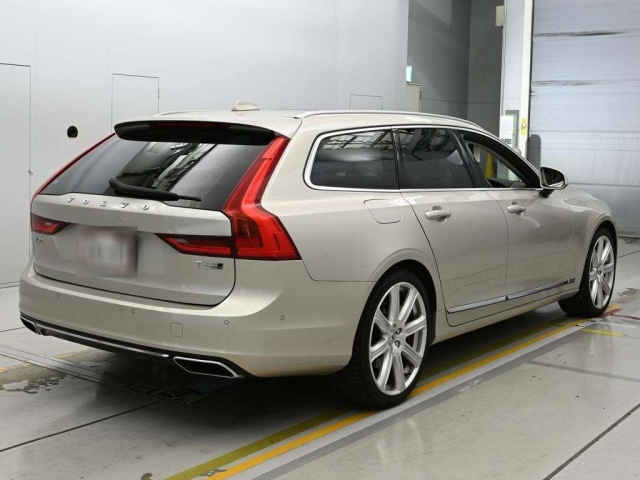 V90 2017