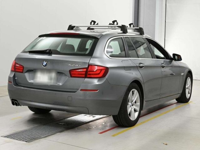 5 Series 2011