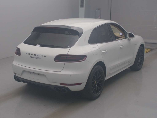 Macan 2016
