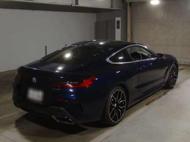 8 Series 2022