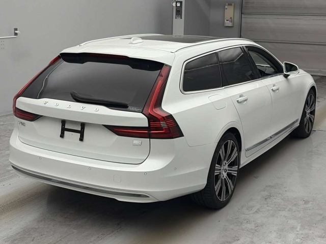 V90 2022