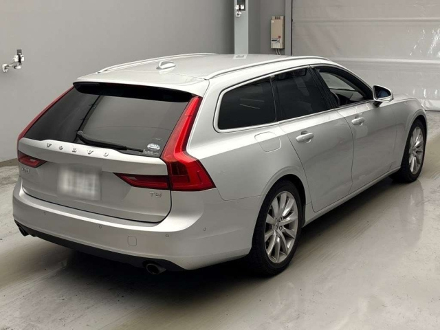 V90 2018
