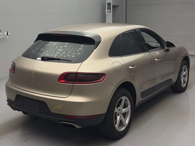 Macan 2015