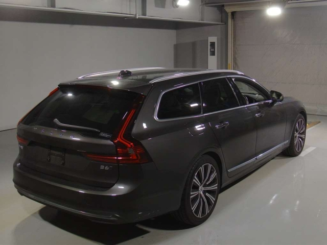 V90 2021