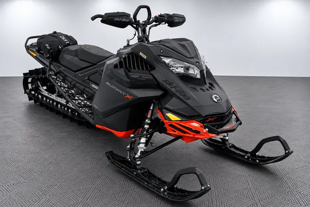 Ski-Doo Summit X Expert 165 850 E-TEC Turbo R, дисплей 4,5" — снегоход под ключ